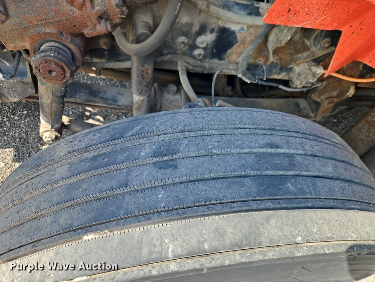 image for item DY8149 2005 International 7400 dump truck