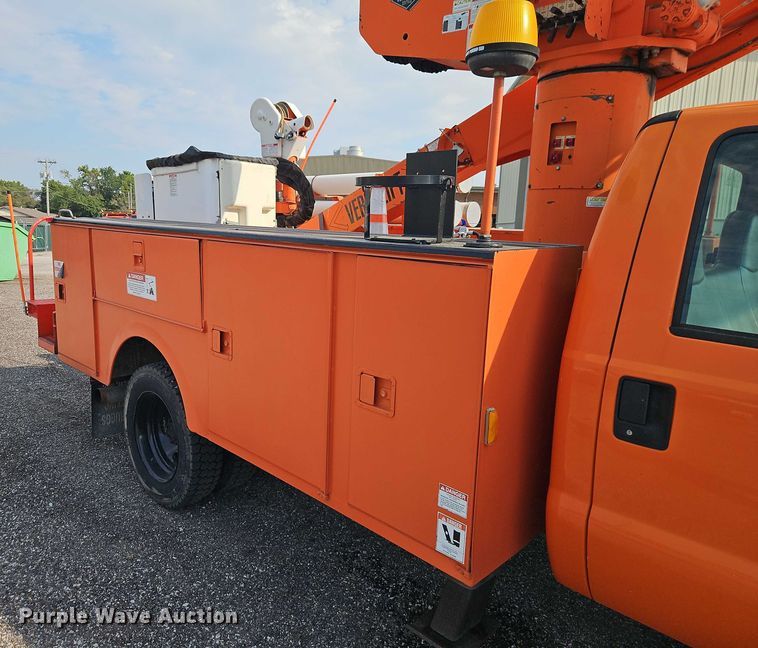 image for item DY8150 2000 Ford F550 bucket truck