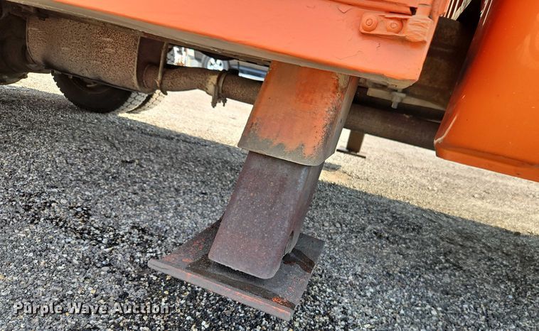 image for item DY8150 2000 Ford F550 bucket truck