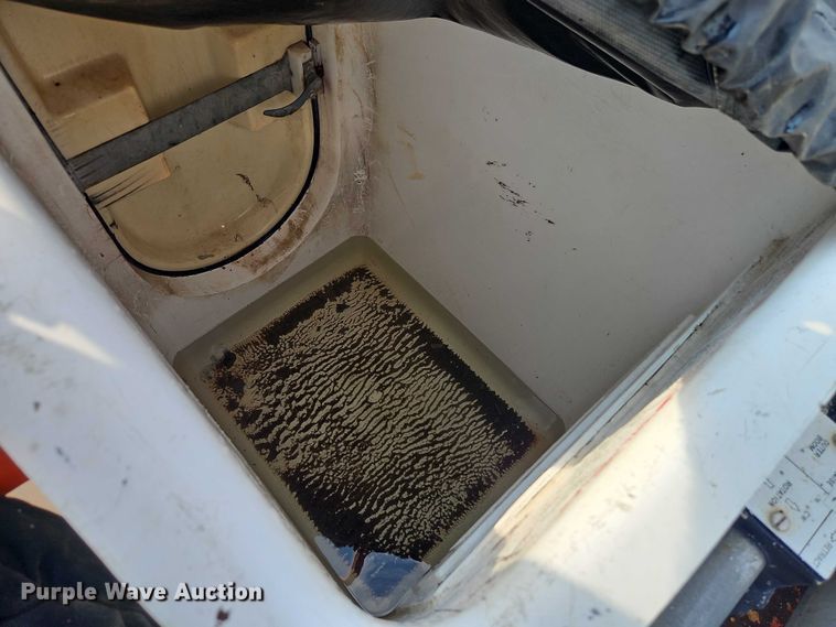 image for item DY8150 2000 Ford F550 bucket truck