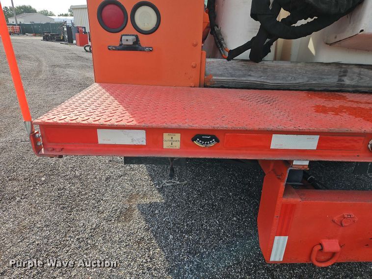 image for item DY8150 2000 Ford F550 bucket truck