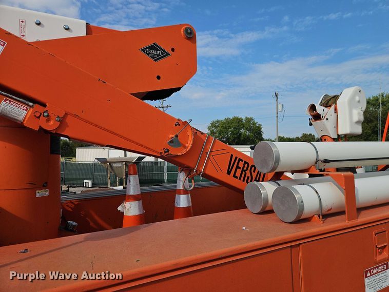 image for item DY8150 2000 Ford F550 bucket truck