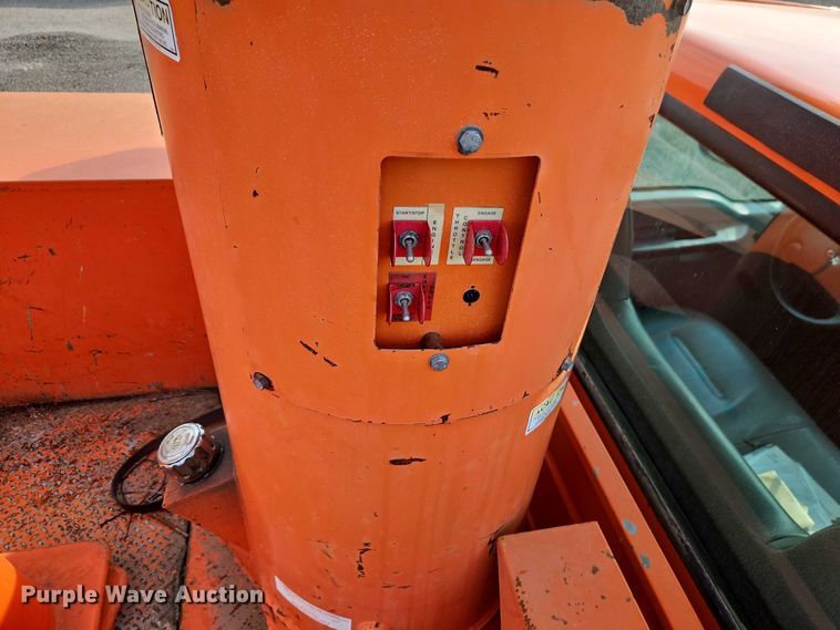 image for item DY8150 2000 Ford F550 bucket truck