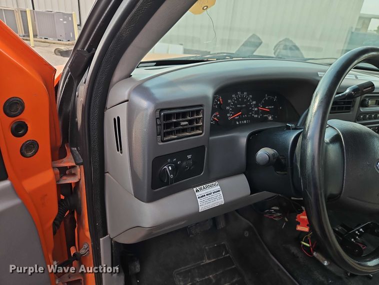 image for item DY8150 2000 Ford F550 bucket truck