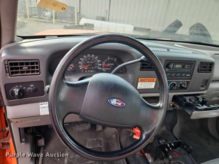 image for item DY8150 2000 Ford F550 bucket truck