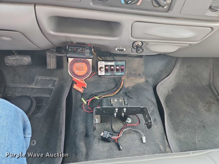 image for item DY8150 2000 Ford F550 bucket truck