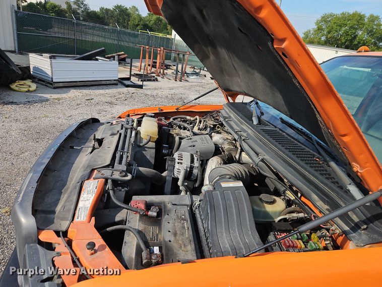 image for item DY8150 2000 Ford F550 bucket truck