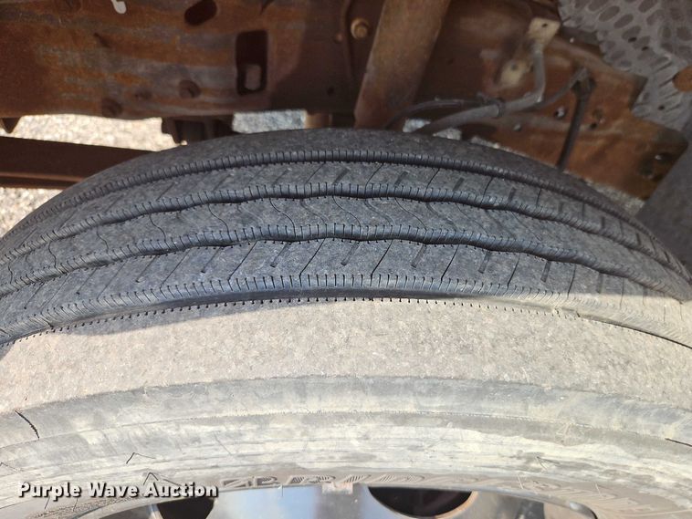 image for item DY8150 2000 Ford F550 bucket truck