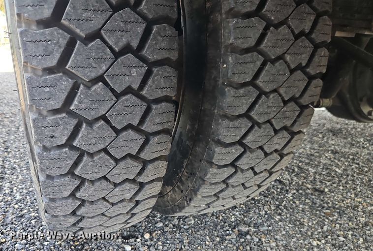 image for item DY8150 2000 Ford F550 bucket truck