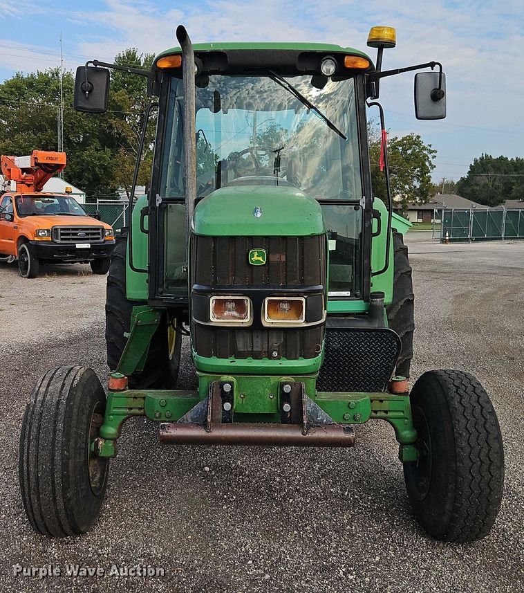image for item DY8153 2007 John Deere 6415 tractor