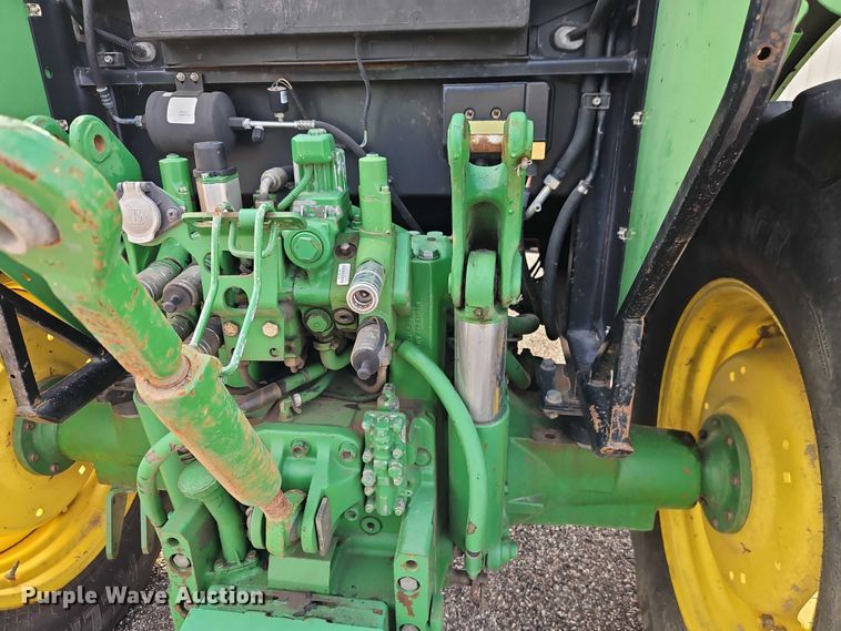 image for item DY8153 2007 John Deere 6415 tractor
