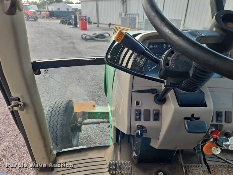 image for item DY8153 2007 John Deere 6415 tractor