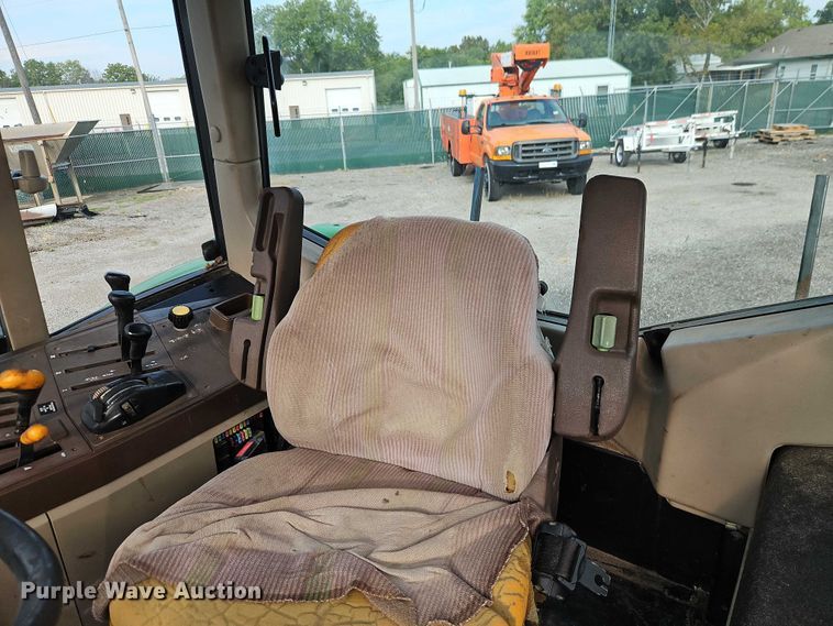 image for item DY8153 2007 John Deere 6415 tractor