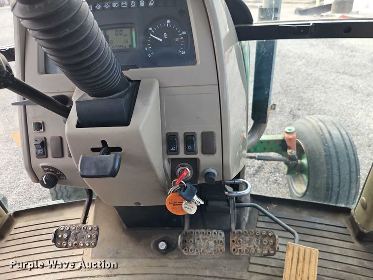 image for item DY8153 2007 John Deere 6415 tractor