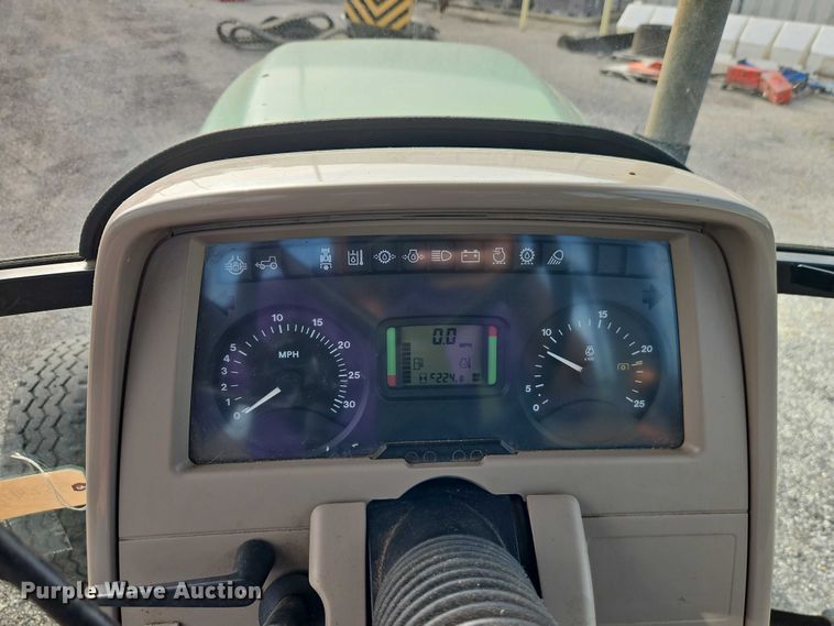 image for item DY8153 2007 John Deere 6415 tractor