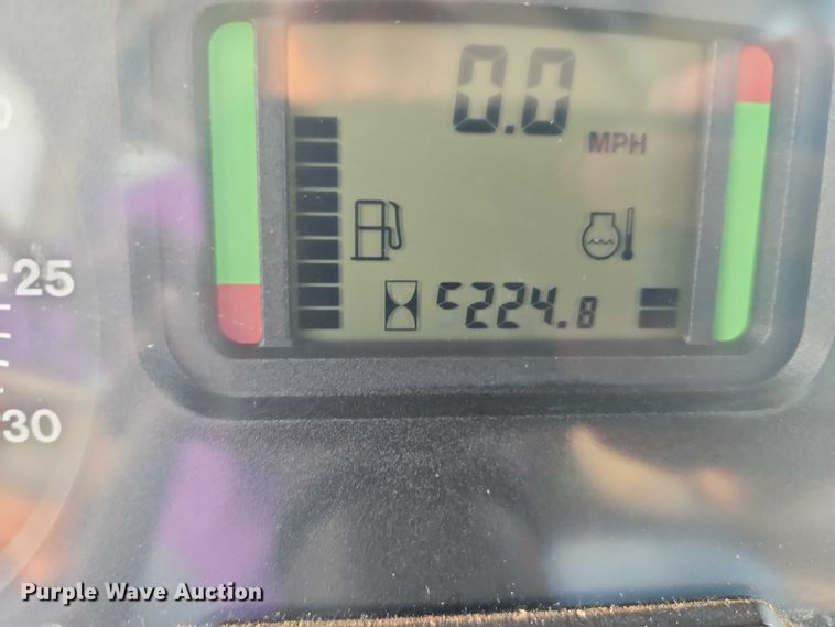 image for item DY8153 2007 John Deere 6415 tractor