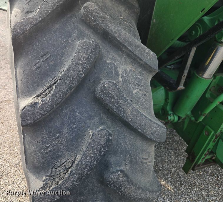 image for item DY8153 2007 John Deere 6415 tractor