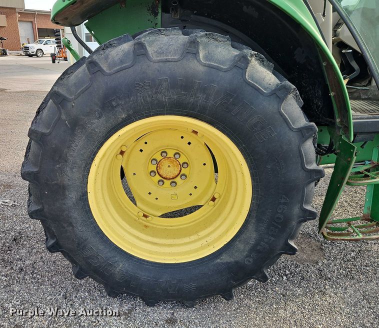 image for item DY8153 2007 John Deere 6415 tractor