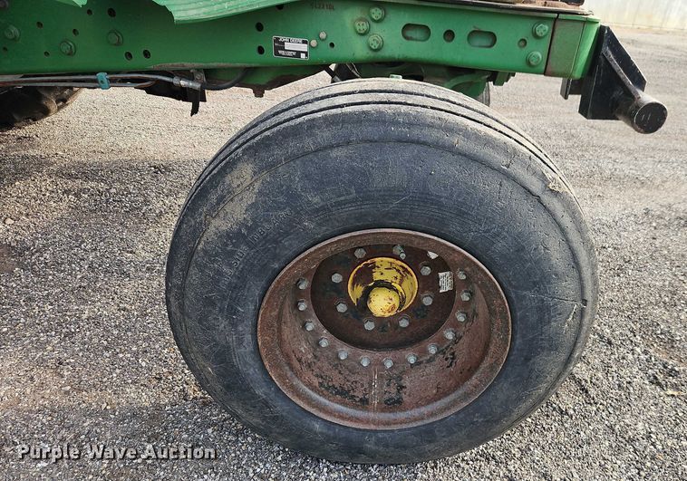 image for item DY8153 2007 John Deere 6415 tractor