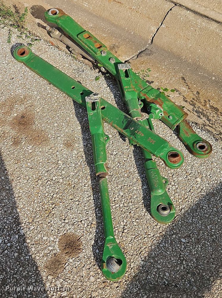 image for item DY8153 2007 John Deere 6415 tractor