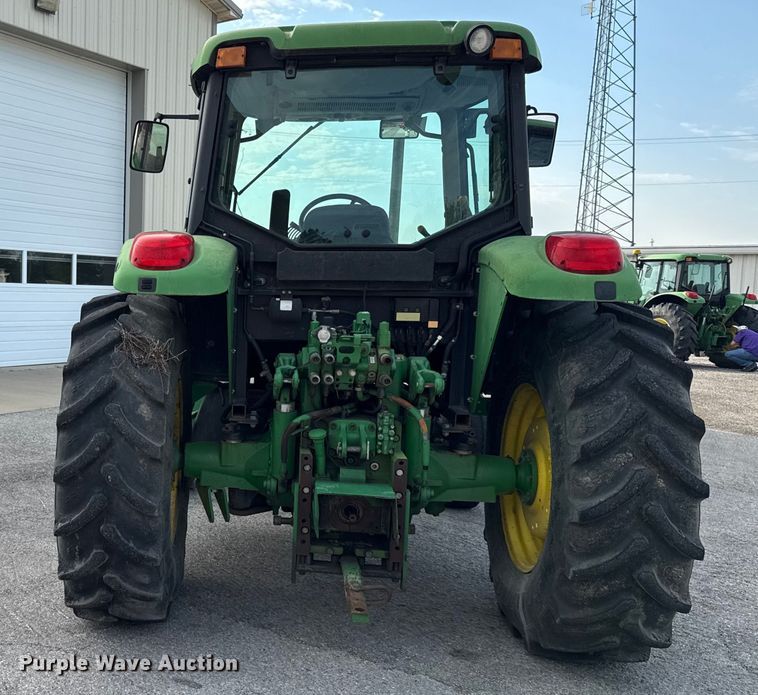 image for item DY8154 2007 John Deere 6415 tractor