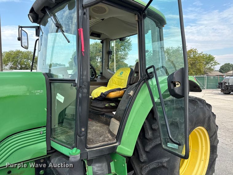 image for item DY8154 2007 John Deere 6415 tractor