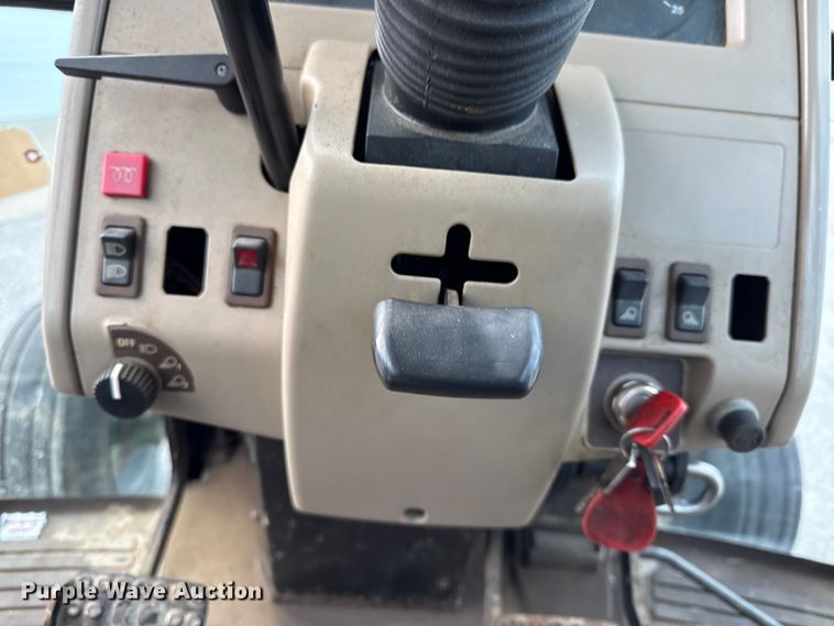 image for item DY8154 2007 John Deere 6415 tractor