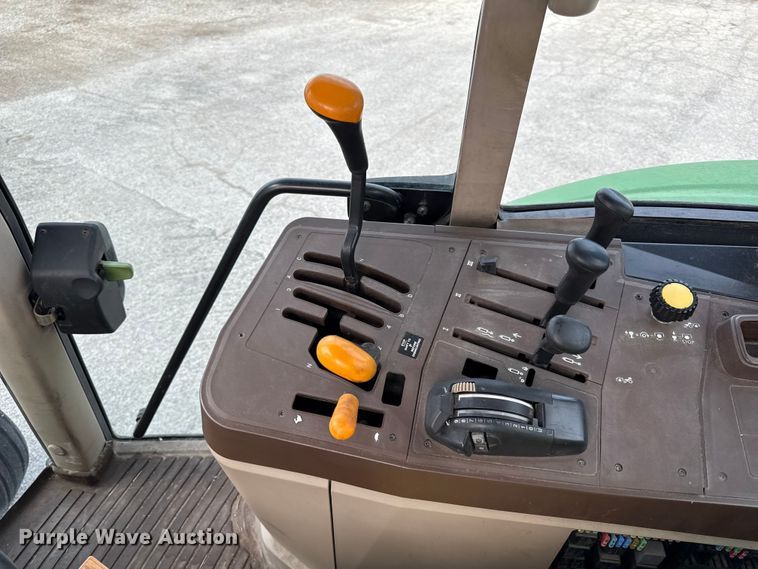 image for item DY8154 2007 John Deere 6415 tractor