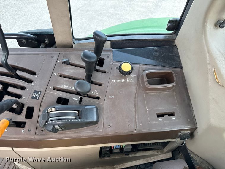 image for item DY8154 2007 John Deere 6415 tractor