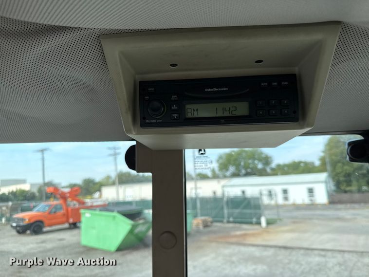 image for item DY8154 2007 John Deere 6415 tractor