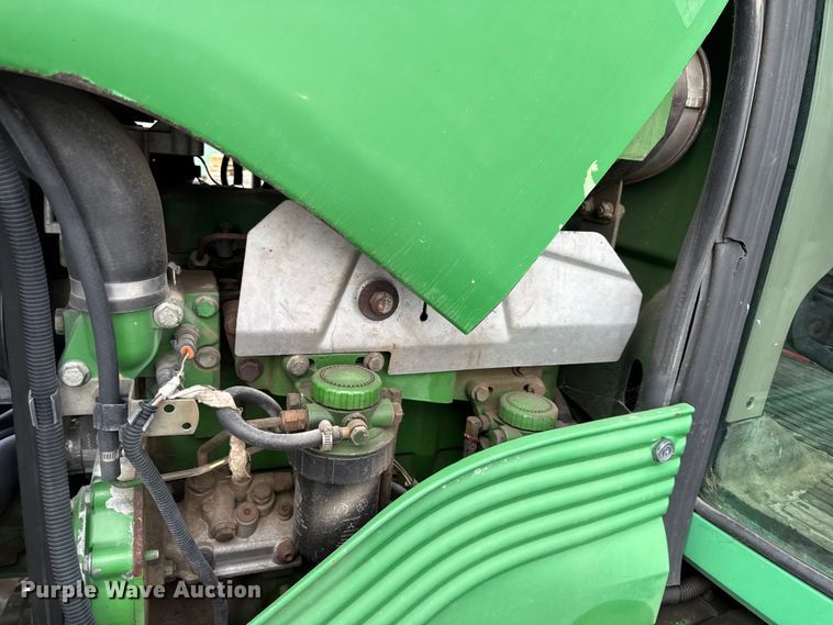 image for item DY8154 2007 John Deere 6415 tractor