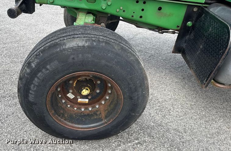 image for item DY8154 2007 John Deere 6415 tractor