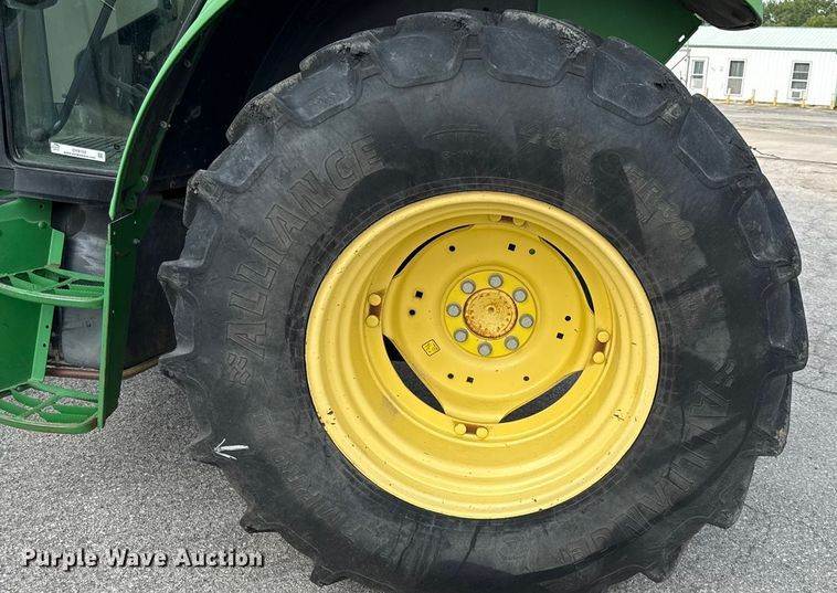 image for item DY8154 2007 John Deere 6415 tractor