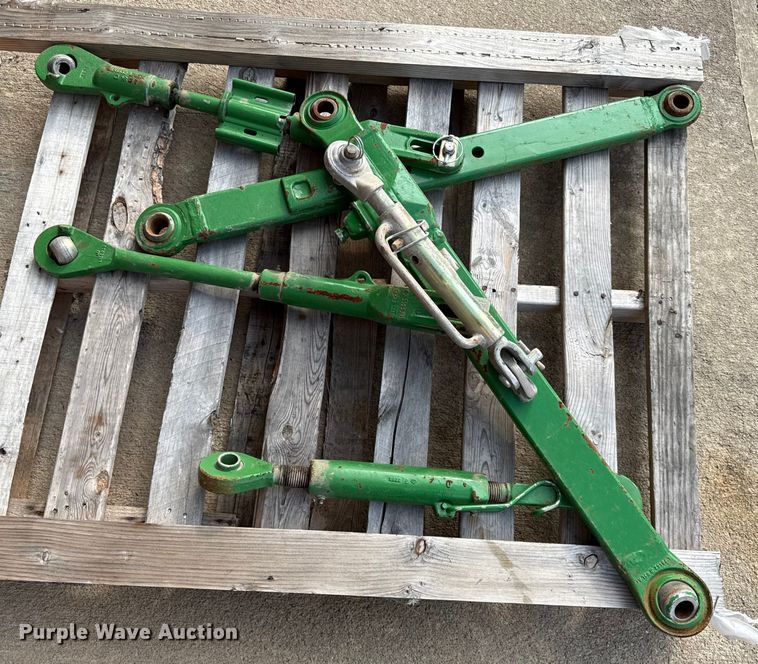 image for item DY8154 2007 John Deere 6415 tractor