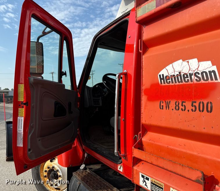 image for item DY8155 2007 International SF525 dump truck