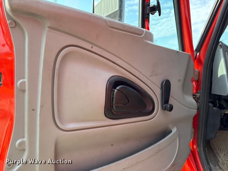 image for item DY8155 2007 International SF525 dump truck