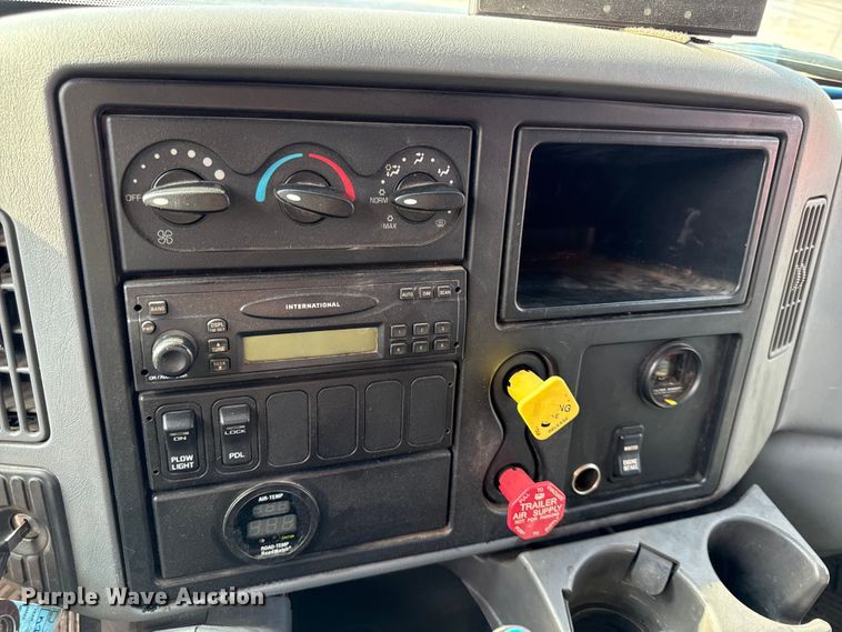 image for item DY8155 2007 International SF525 dump truck