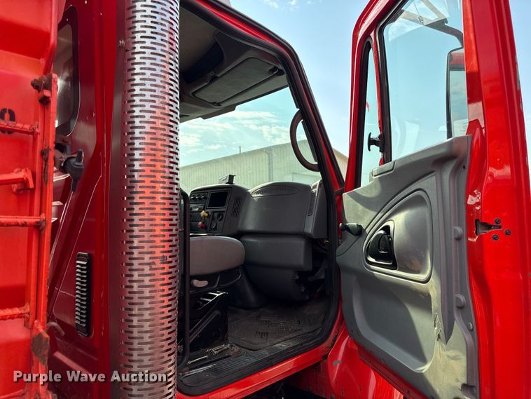 image for item DY8155 2007 International SF525 dump truck