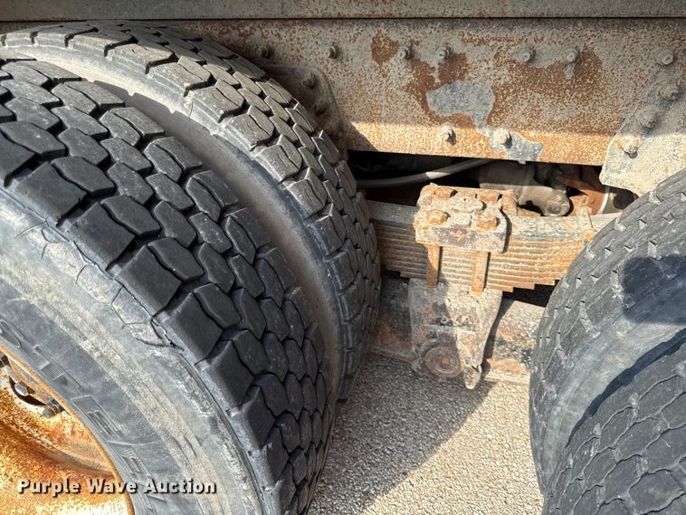 image for item DY8155 2007 International SF525 dump truck