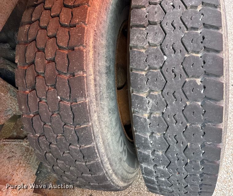 image for item DY8155 2007 International SF525 dump truck