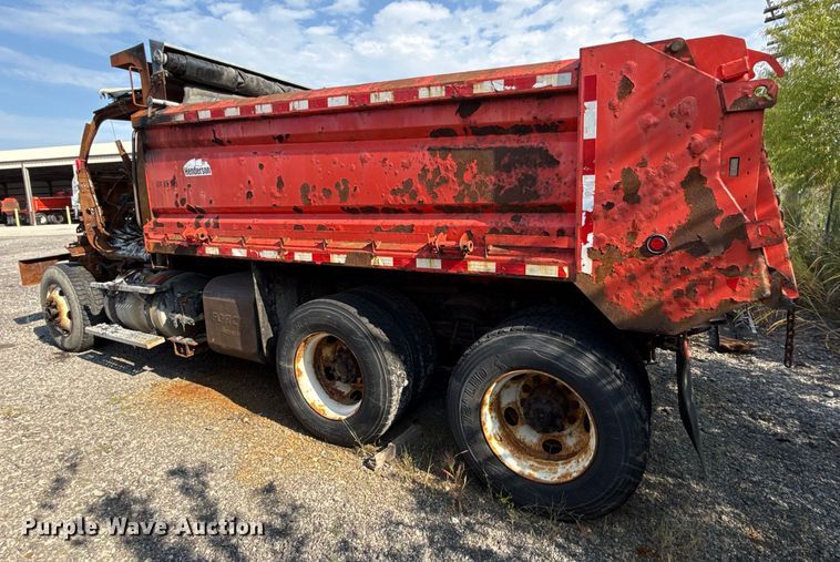 image for item DY8156 2009 Sterling LT7500 dump truck