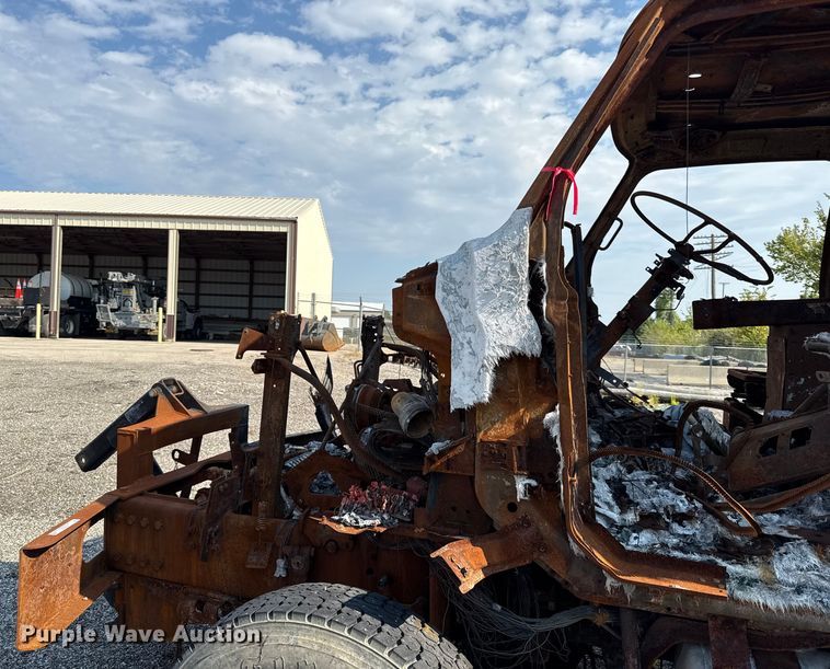 image for item DY8156 2009 Sterling LT7500 dump truck