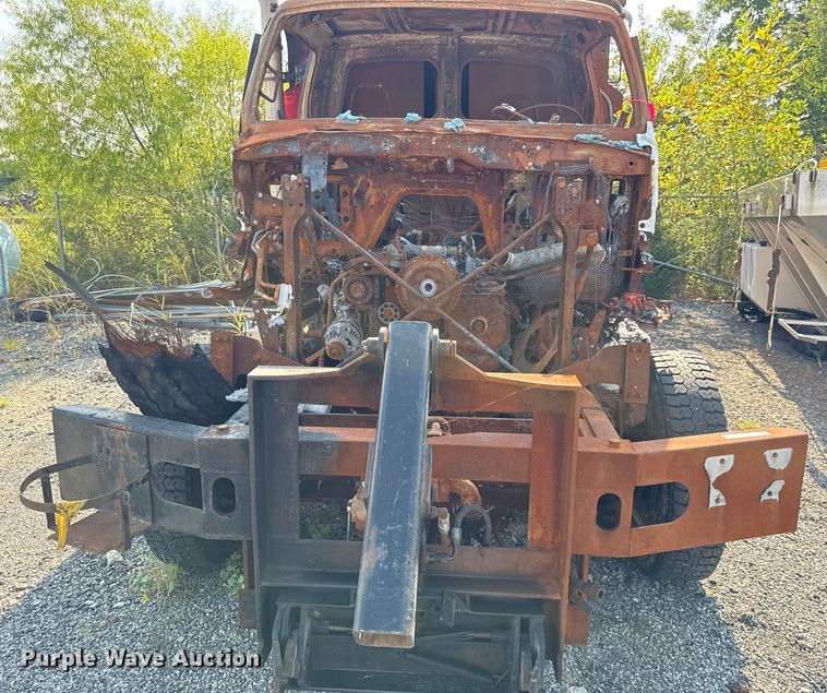 image for item DY8156 2009 Sterling LT7500 dump truck