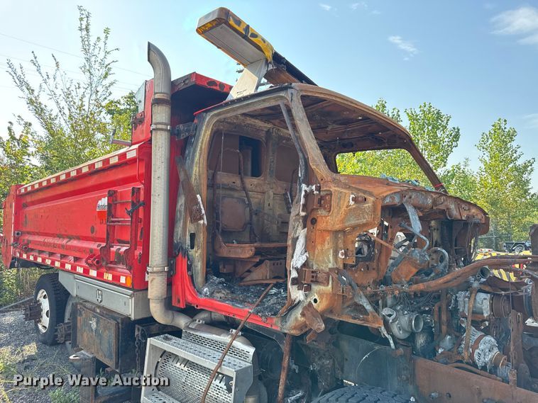 image for item DY8156 2009 Sterling LT7500 dump truck