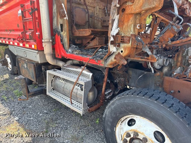 image for item DY8156 2009 Sterling LT7500 dump truck