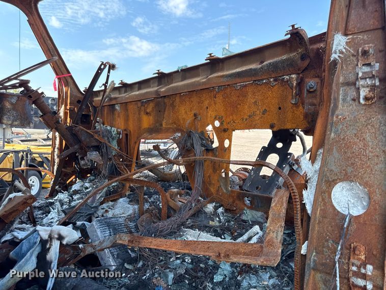 image for item DY8156 2009 Sterling LT7500 dump truck