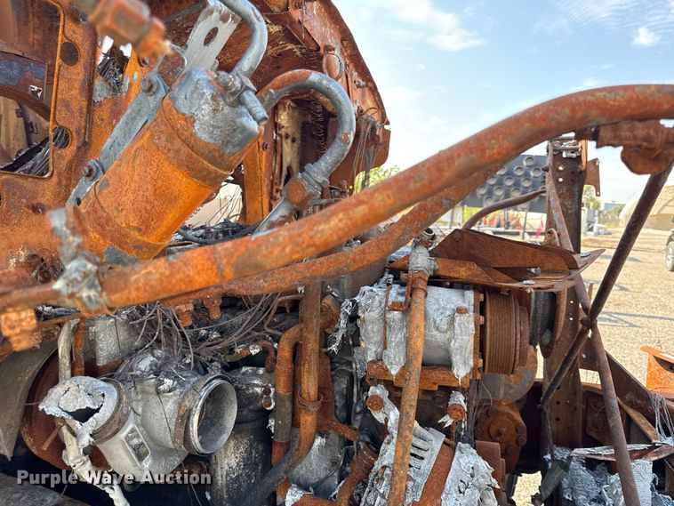 image for item DY8156 2009 Sterling LT7500 dump truck