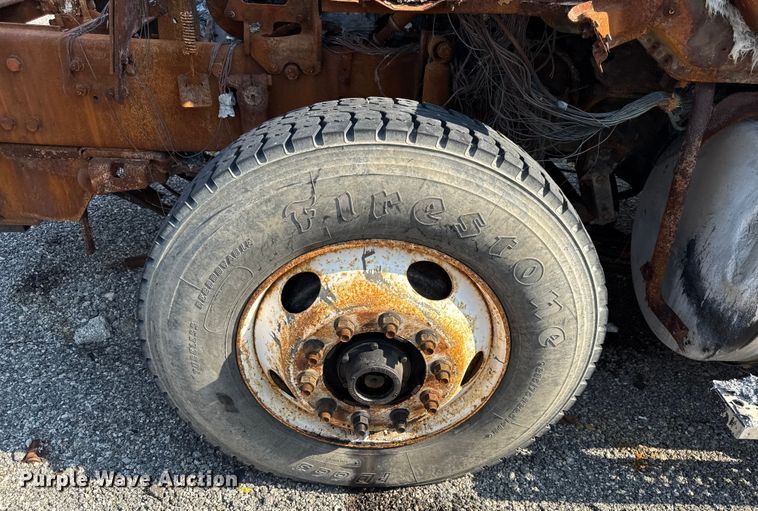 image for item DY8156 2009 Sterling LT7500 dump truck