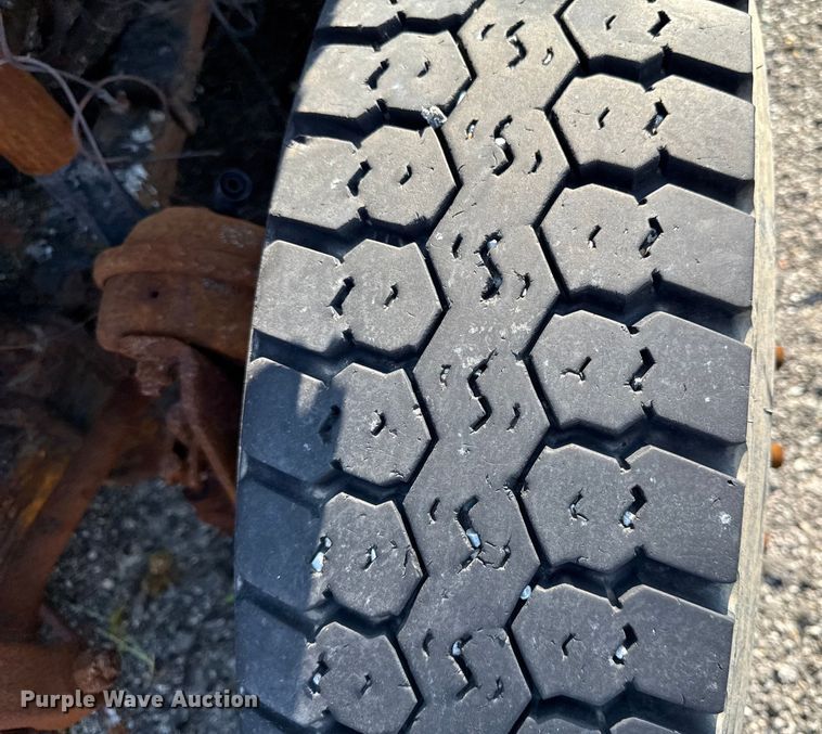 image for item DY8156 2009 Sterling LT7500 dump truck