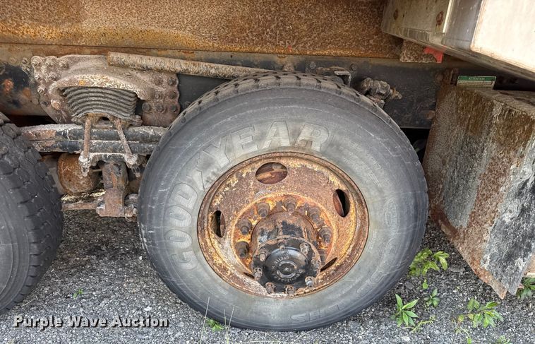 image for item DY8156 2009 Sterling LT7500 dump truck